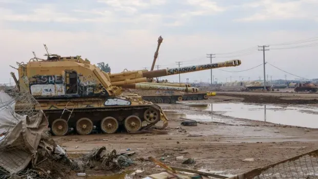 نگاهی به داخل پایگاه نظامی تاجی؛ گورستان تانک‌های صدام حسین 