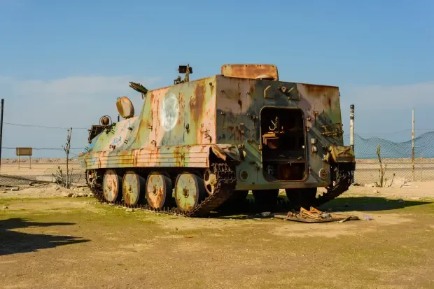 نگاهی به داخل پایگاه نظامی تاجی؛ گورستان تانک‌های صدام حسین 