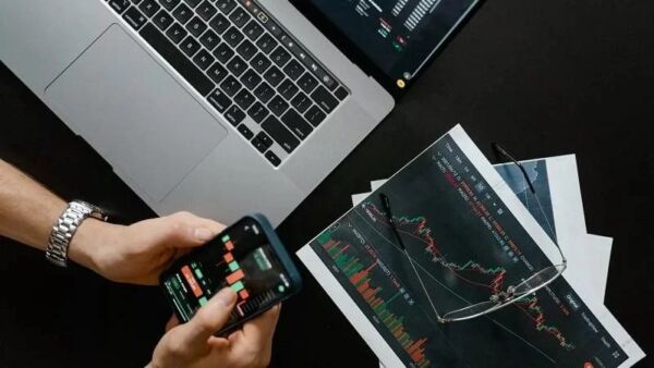 شغل تریدری در ایران | آیا تریدری شغل خوبی است؟