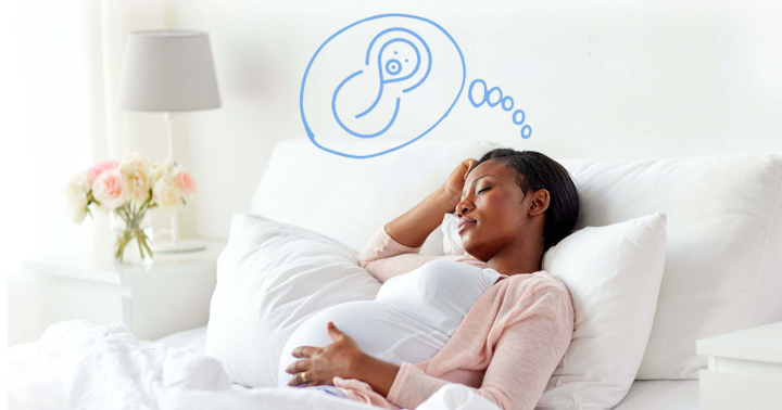 تعبیر خواب حامله بودن - زنی باردار در حال استراحت و شاید خواب‌دیدن