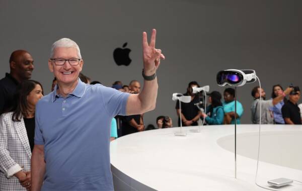 عمر باتری ویژن پرو همراه با چند ساعت شارژ دهی است؟