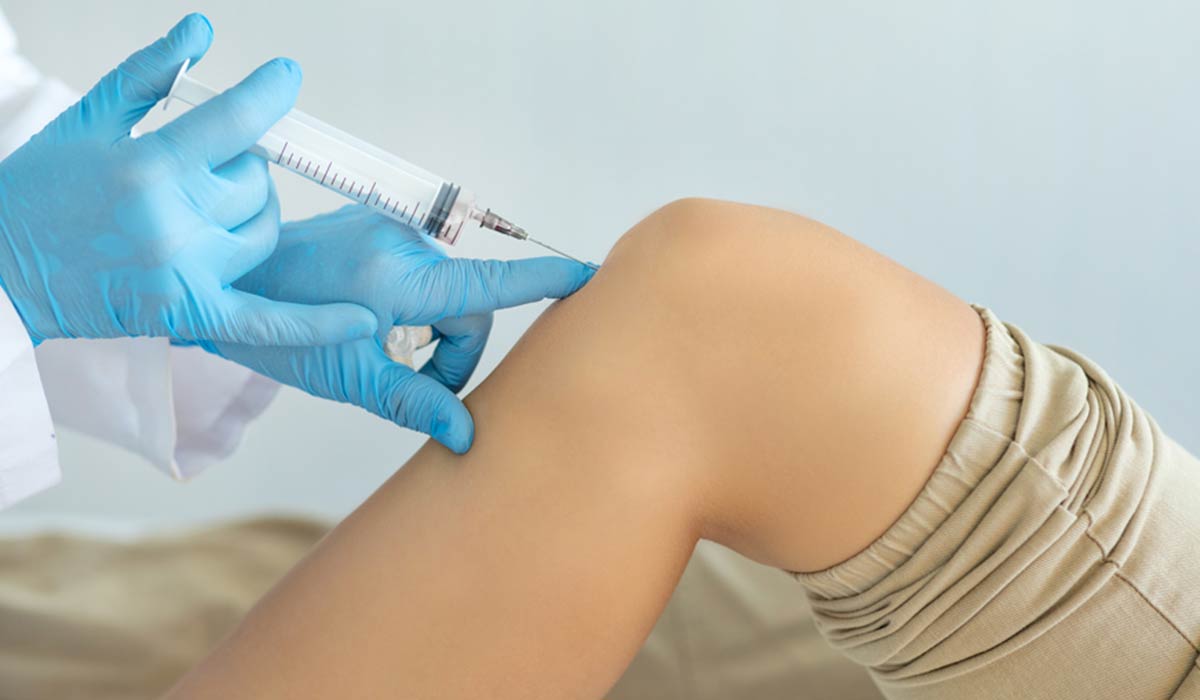 تزریق ژل | انواع، مزایا، عوارض تزریق ژل و قیمت آن_رنگو 11 تزریق ژل به زانو