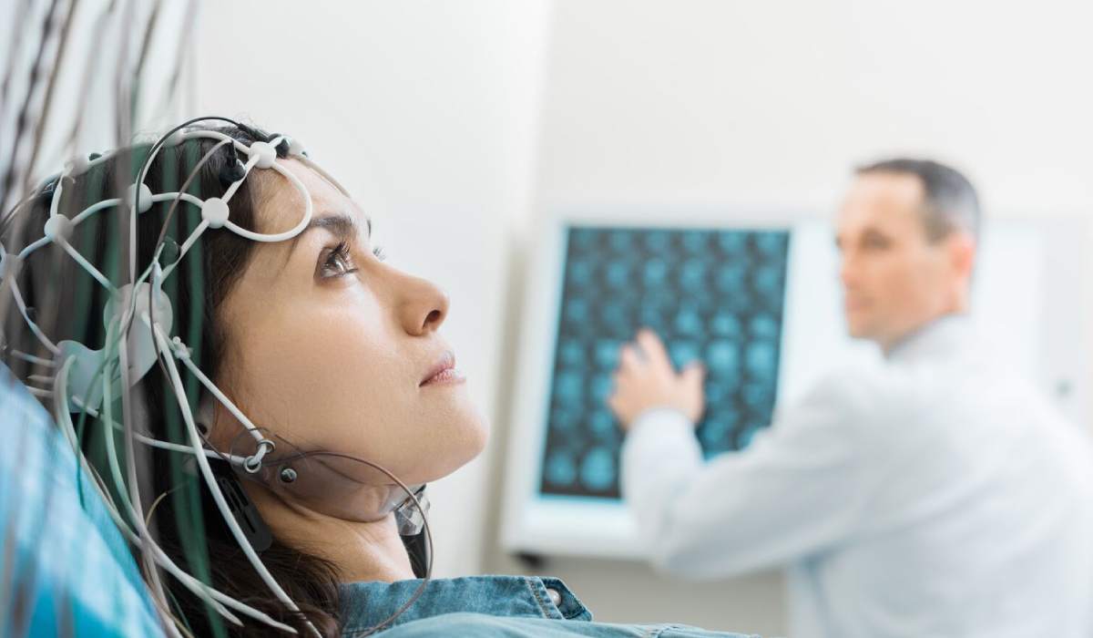 دکتر مغز و اعصاب چه بیماری هایی را درمان می کند