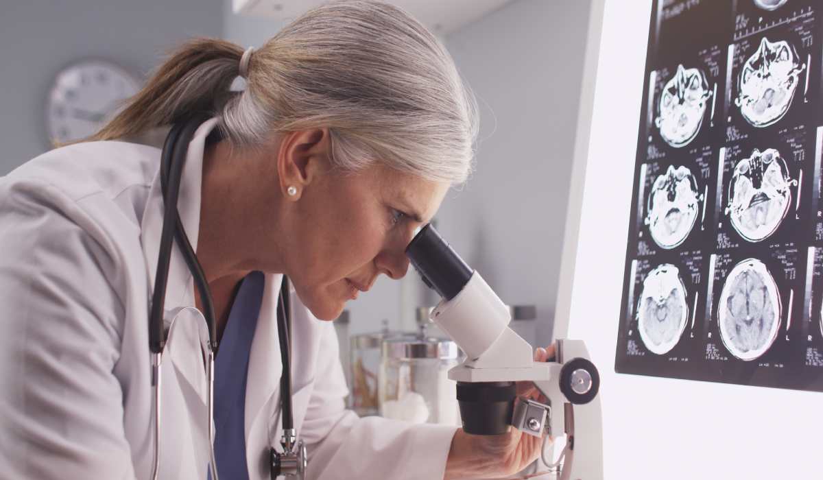 خدماتی که متخصص نورولوژیست ارائه می دهد چیست؟