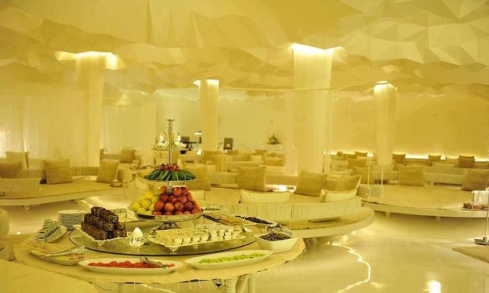 لیست هتل با غذای خوب در شیراز_رنگو 8 رستوران هفت خوان شیراز