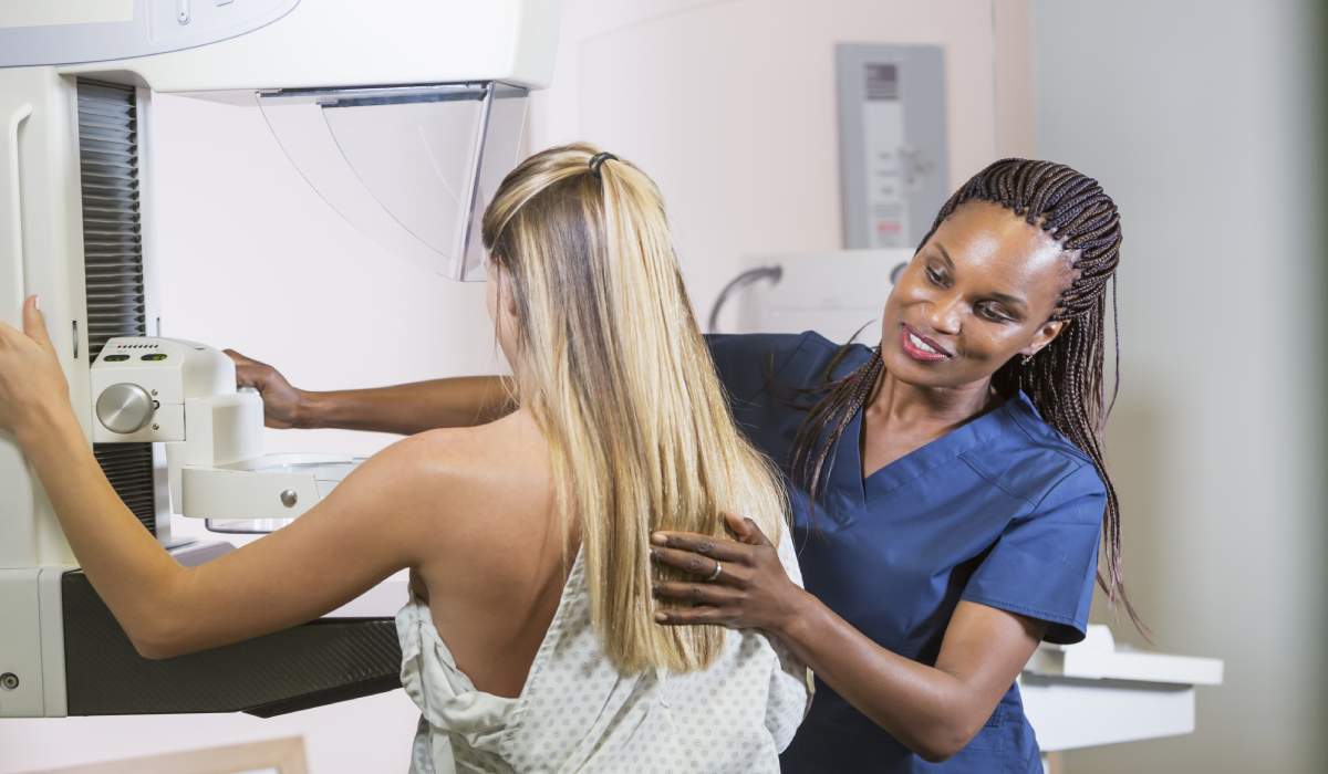 شیوه انجام آزمایش ماموگرافی