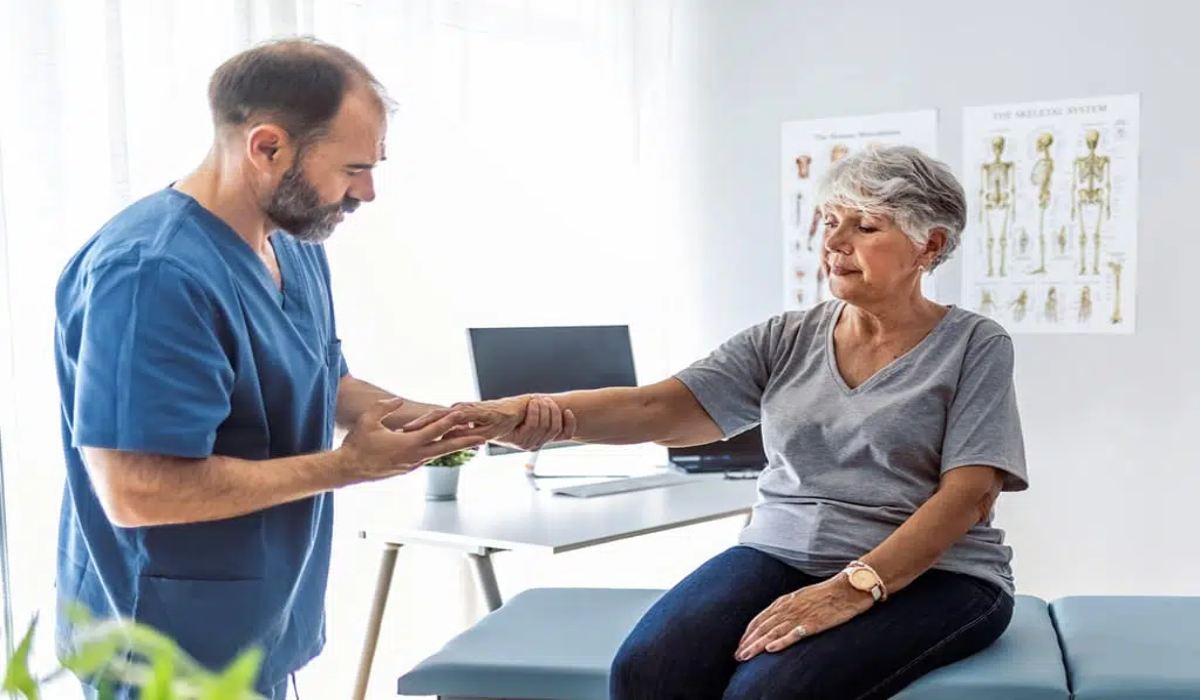 دکتر روماتولوژی کیست