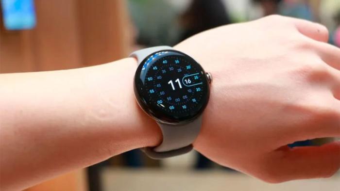 گوگل ساعت پیکسل واچ 2 را به قابلیت تشخیص تصادف حین دوچرخه سواری مجهز کرد