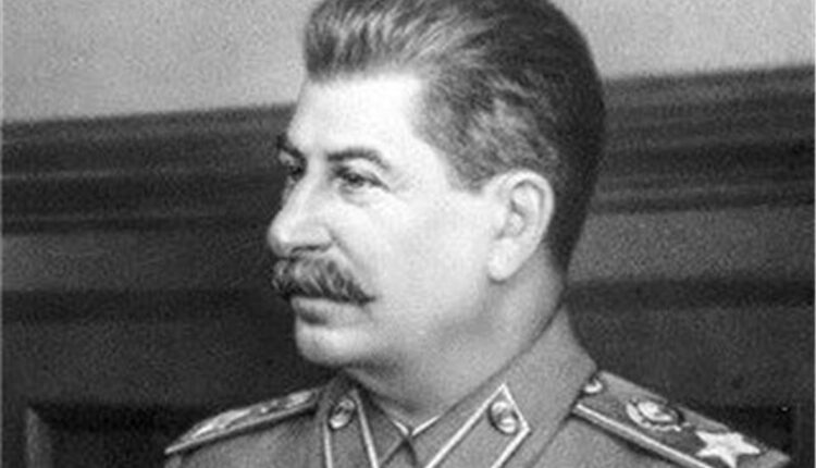 دیکتاتورهای کاریزماتیک؛ ۱۰ رهبر که با جادوی کاریزما جنایت کردند_رنگو 21 1720011151 168 دیکتاتورهای کاریزماتیک؛ ۱۰ رهبر که با جادوی کاریزما جنایت کردند رنگو