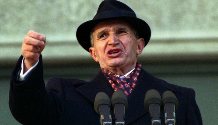 دیکتاتورهای کاریزماتیک؛ ۱۰ رهبر که با جادوی کاریزما جنایت کردند_رنگو 25 1720011151 445 دیکتاتورهای کاریزماتیک؛ ۱۰ رهبر که با جادوی کاریزما جنایت کردند رنگو