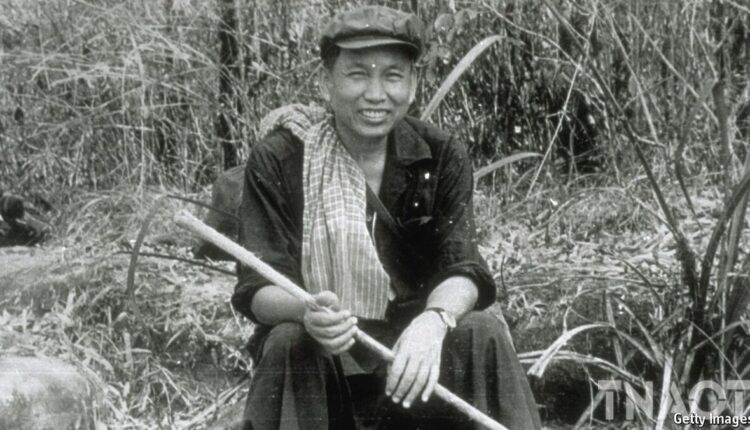 دیکتاتورهای کاریزماتیک؛ ۱۰ رهبر که با جادوی کاریزما جنایت کردند_رنگو 26 1720011151 468 دیکتاتورهای کاریزماتیک؛ ۱۰ رهبر که با جادوی کاریزما جنایت کردند رنگو