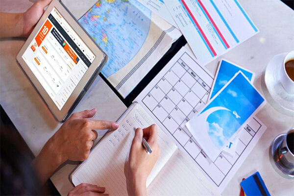 1722222643 355 چطور با گوشی موبایل بلیط هواپیما رزرو کنیم؟ رنگو