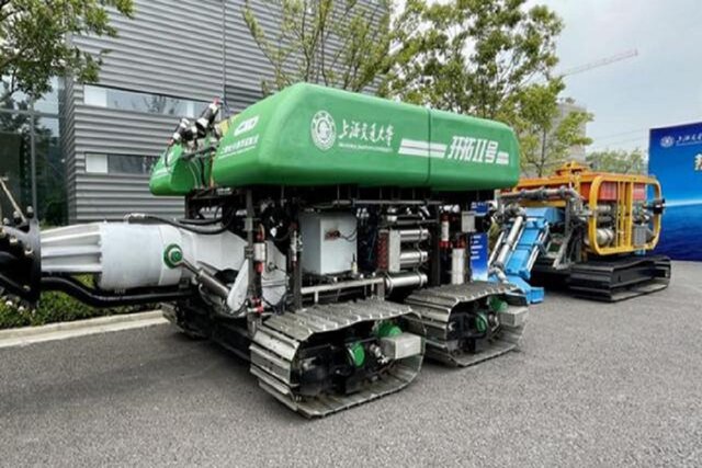 تانک غواص چین می‌تواند مواد معدنی زیر دریا را استخراج کند