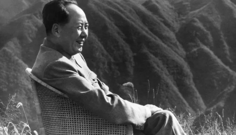 دیکتاتورهای کاریزماتیک؛ ۱۰ رهبر که با جادوی کاریزما جنایت کردند_رنگو 24 دیکتاتورهای کاریزماتیک؛ ۱۰ رهبر که با جادوی کاریزما جنایت کردند رنگو.webp