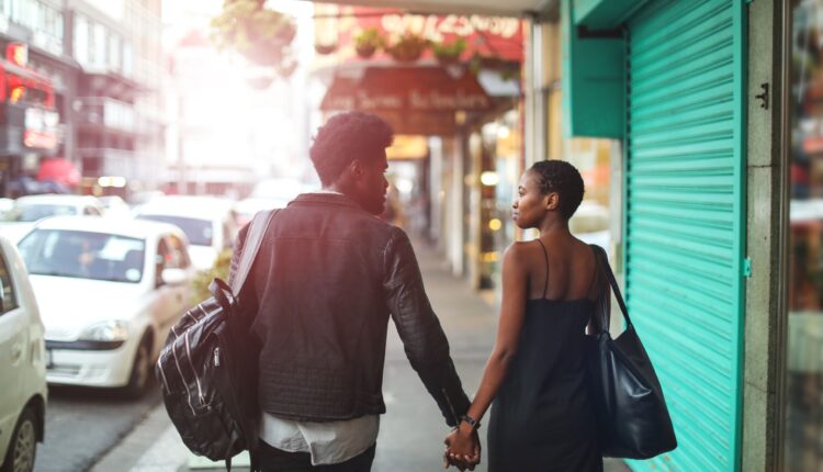 1722954683 796 چطور بفهمیم رابطه عاطفی ما سریع پیش می‌رود یا نه؟ رنگو