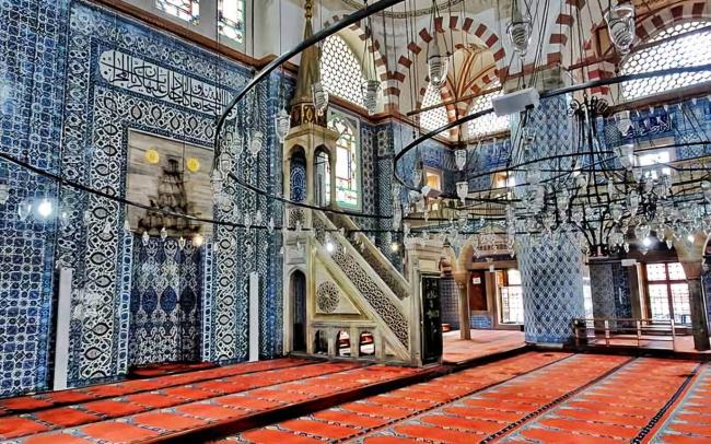 تاریخچه دلنشین مسجد رستم پاشا استانبول_رنگو 6 1723347120 610 تاریخچه دلنشین مسجد رستم پاشا استانبول رنگو