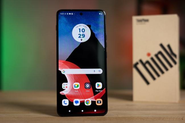 موتورولا ThinkPhone 2025؛ تلفیقی از کارایی و طراحی مدرن در یک گوشی هوشمند