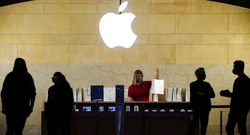 اپل به نقض حقوق کارگران متهم شد