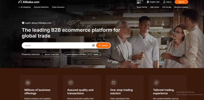 علی‌بابا (Alibaba) به عنوان یکی از بزرگ‌ترین و موفق‌ترین مارکت پلیس‌های جهان، به ویژه در زمینه تجارت B2B (تجارت بین‌شرکتی)، با ویژگی‌ها و استراتژی‌های خاص خود به رشد چشمگیری دست یافته است.