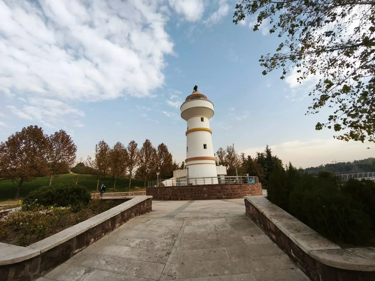 1730889937 891 بازدید گوشی Xiaomi 14T بین‌رده پرادعا رنگو.webp