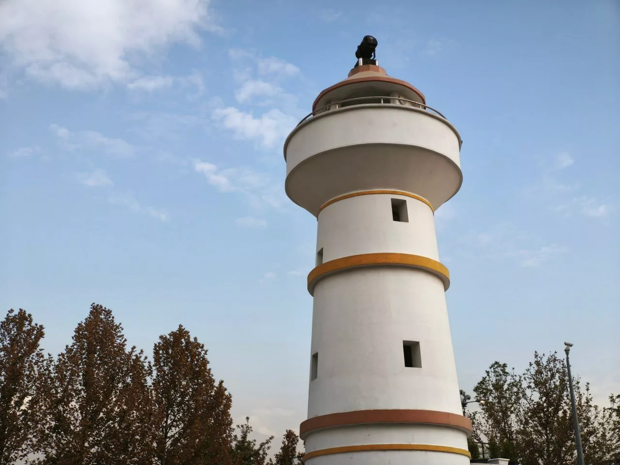 1730889950 159 بازدید گوشی Xiaomi 14T بین‌رده پرادعا رنگو.webp