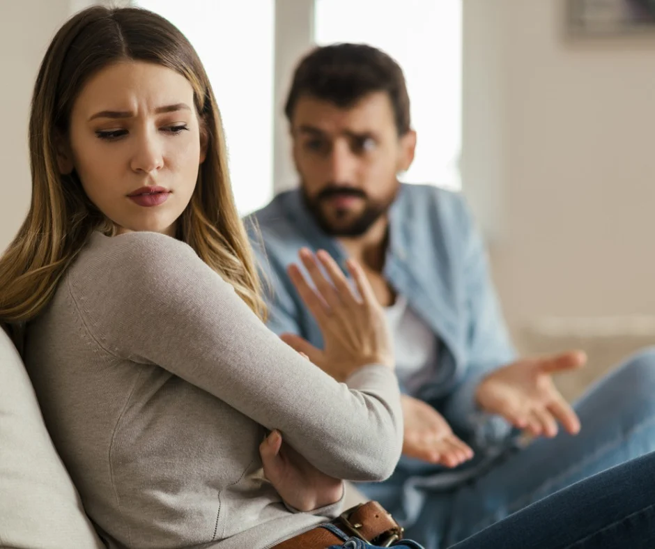 1733718543 421 جواب به ابراز علاقه در موقعیت‌های گوناگون؛ از ابراز علاقه.webp