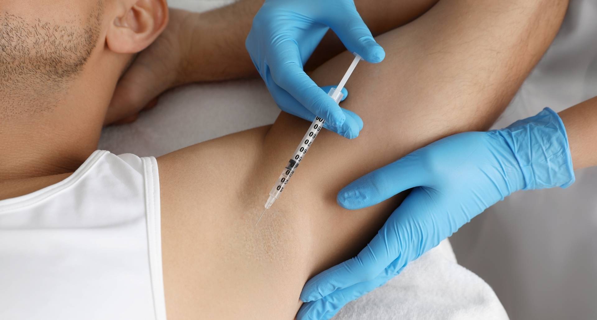 بوتاکس زیر بغل چیست؟ + مزایا و معایب بوتاکس زیر بغل_رنگو 16 1736849020 846 بوتاکس زیر بغل چیست؟ مزایا و معایب بوتاکس زیر