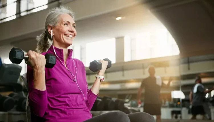 ۱۳ ورزش مناسب برای زنان بالای ۵۰ سال_رنگو 19 1740095447 850 ۱۳ ورزش مناسب برای زنان بالای ۵۰ سال رنگو.webp