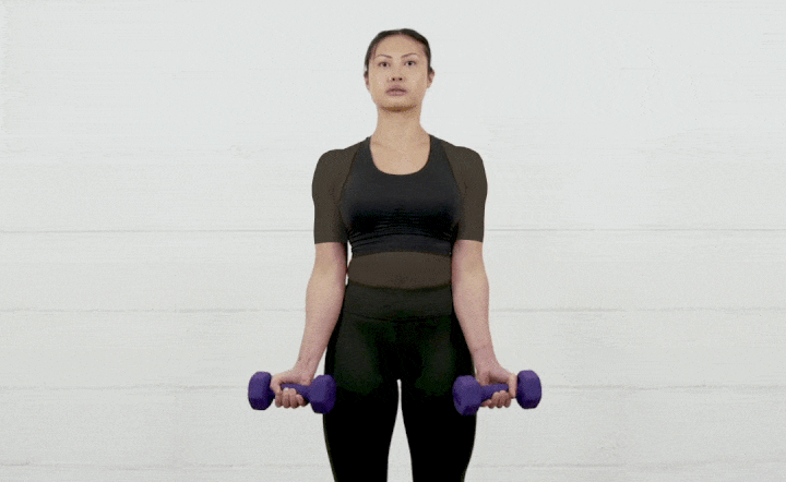 ورزش با دمبل؛ ۲۷ تمرین با دمبل برای تحکیم عضلات_رنگو 64 ورزش با دمبل - جلوبازو با دمبل