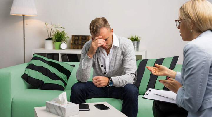 تحول روانپزشک: با این ۶ نشانه روانپزشک خود را تحول دهید_رنگو 8 تفاوت روانشناس، روانپزشک و روانکاو - روان درمانگر