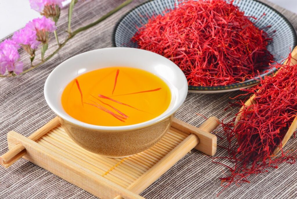 دمنوش های سودمند: ۱۲ دمنوش گیاهی سودمند که باید امتحان کنید!_رنگو 32 1742367322 93 دمنوش های سودمند ۱۲ دمنوش گیاهی سودمند که باید امتحان