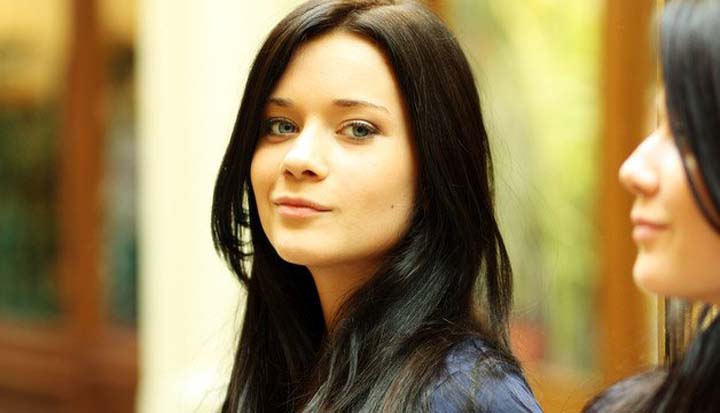 چطور شخصیت کاریزماتیک داشته باشیم؟_رنگو 18 چگونه شخصیت کاریزماتیک داشته باشیم