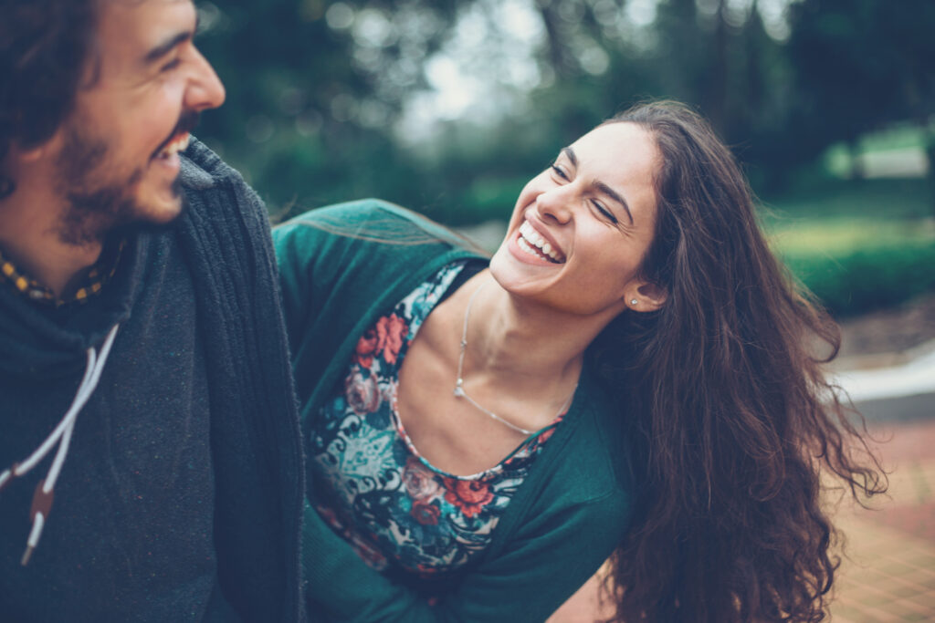 به رفتارهای شریک زندگی خود نگاه کنید