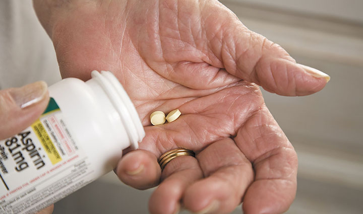 معارفه انواع قرص تب بر و شربت تب بر بزرگسالان؛ عوارض، هشدارها و موارد منع_رنگو 13 قرص تب بر - آسپیرین