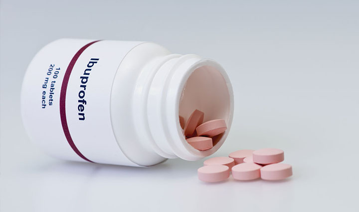 معارفه انواع قرص تب بر و شربت تب بر بزرگسالان؛ عوارض، هشدارها و موارد منع_رنگو 12 قرص تب بر - ایبوپروفن