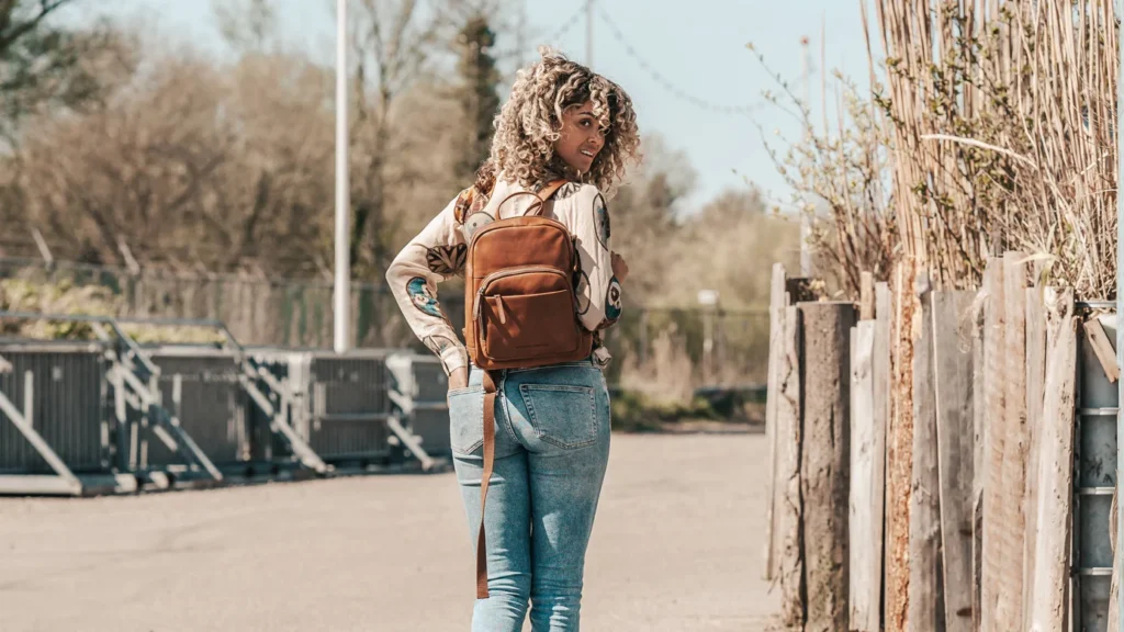 1746042072 761 ۳۰ ایده کادو روز دختر؛ از کادوهای خاص تا هدیه‌های.webp