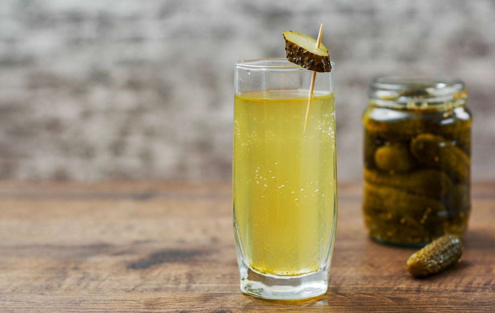 آب خیارشور؛ انتخابی برای جلوگیری از گرفتگی عضلانی