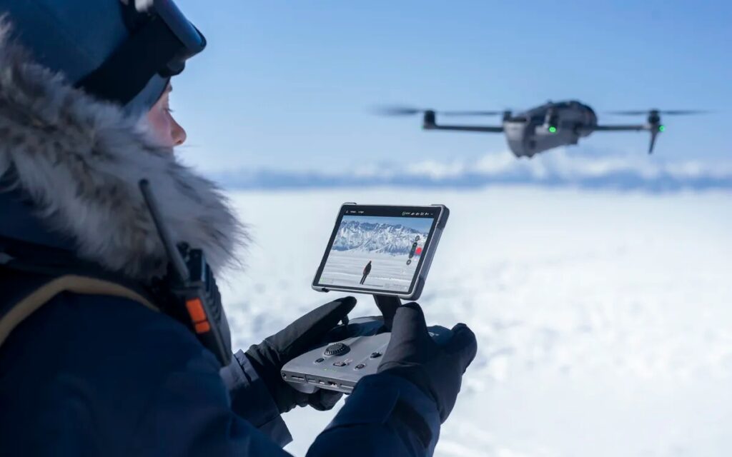 پهپاد DJI Mavic 4 Pro با سنسور ۱۰۰ مگاپیکسلی معارفه شد + عکس_رنگو 2 1747144553 263 پهپاد DJI Mavic 4 Pro با سنسور ۱۰۰ مگاپیکسلی معارفه