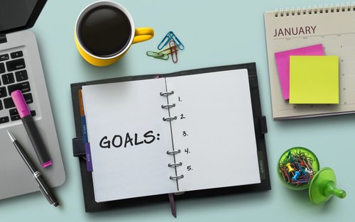 چطور به رویاهایمان دست اشکار کنیم؟ + دستورالعمل رسیدن به رویاها_رنگو 22 هدف گذاری میز کار