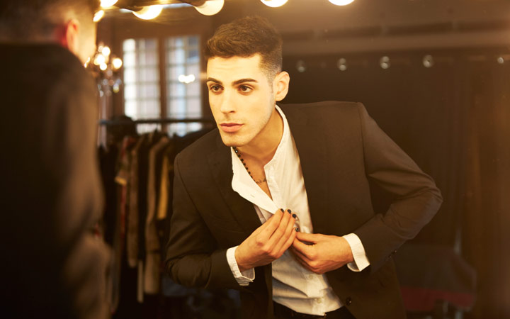 چطور زنان را عاشق خود کنیم؟_رنگو 6 بهداشت شخصیتان را رعایت کنید. تأثر خوشپوشی را دستکم نگیرید