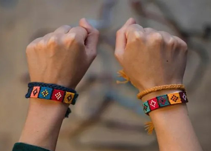 بازی دو نفره خانگی بدون وسیله: ۱۰ بازی دلنشین و ساده_رنگو 24 1752363692 515 بازی دو نفره خانگی بدون وسیله ۱۰ بازی دلنشین و