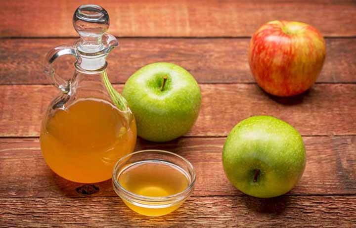 درمان سریع آفت دهان در خانه: ۱۱ روش خانگی مؤثر برای تسکین سریع درد_رنگو 17 درمان جوش صورت با گلاب، سرکه سیب