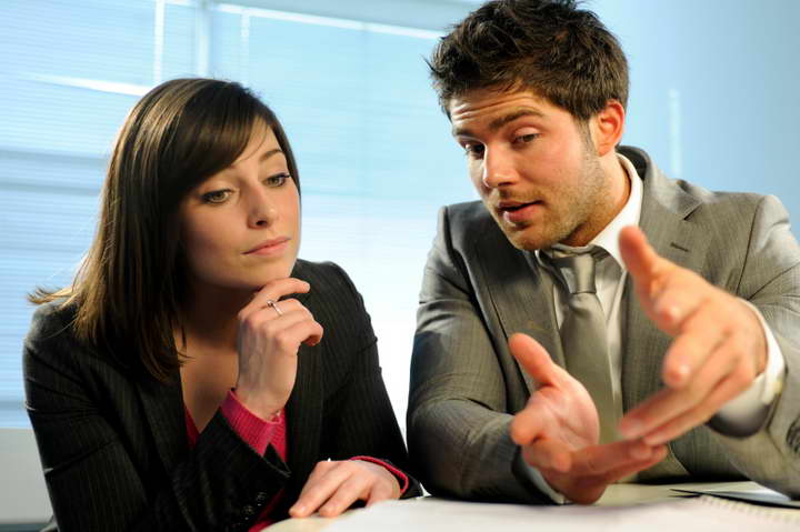 چطور با مطمعن به نفس سخن بزنیم؟_رنگو 16 چگونه با اعتماد به نفس حرف بزنیم