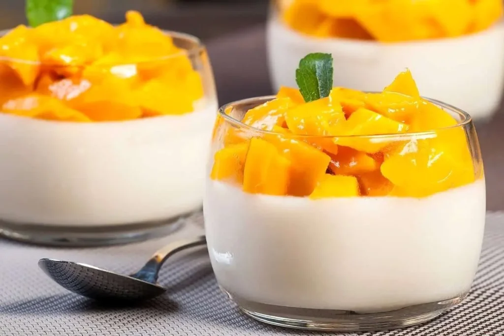 نحوه تهیه دسر انبه؛ ۱۳ دسر با انبه که باید حتما بخورید_رنگو 21 1757016003 189 نحوه تهیه دسر انبه؛ ۱۳ دسر با انبه که باید.webp