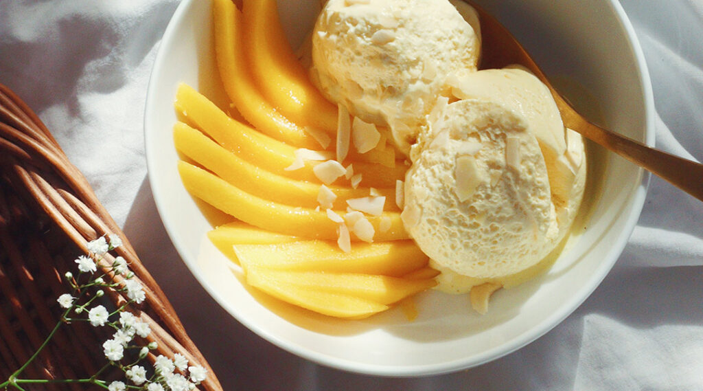 نحوه تهیه دسر انبه؛ ۱۳ دسر با انبه که باید حتما بخورید_رنگو 23 1757016003 652 نحوه تهیه دسر انبه؛ ۱۳ دسر با انبه که باید