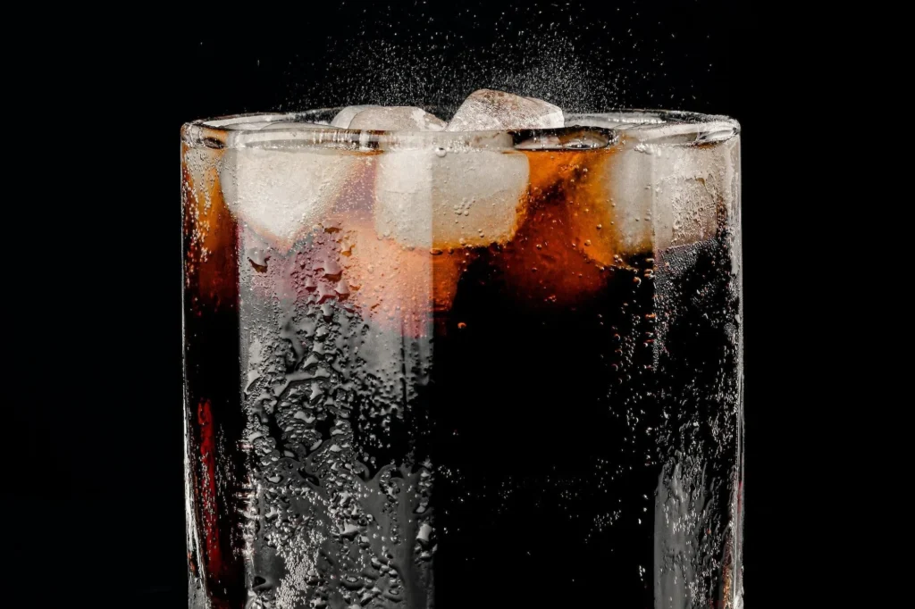 تاثییر نوشابه رژیمی بر دیابت: دوست یا دشمن؟ بازدید کامل مزایا، معایب و حقایق علمی_رنگو 12 1757448266 797 تاثییر نوشابه رژیمی بر دیابت دوست یا دشمن؟ بازدید کامل.webp