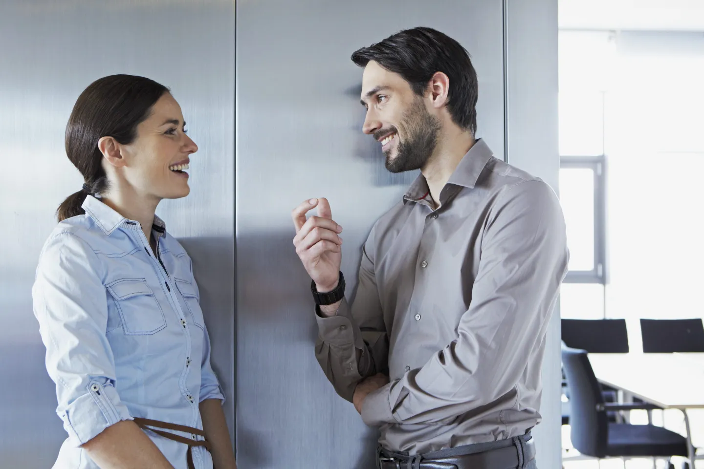 مقصد از ازدواج چیست؟ - چطور_رنگو 10 صحبت کارمند زن با مرد