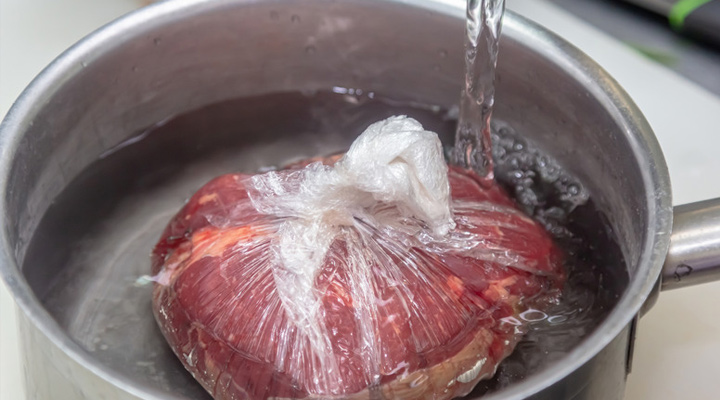 1758421047 894 گوشت تازه و منجمد چه تفاوت‌هایی دارند؟ آیا گوشت تازه