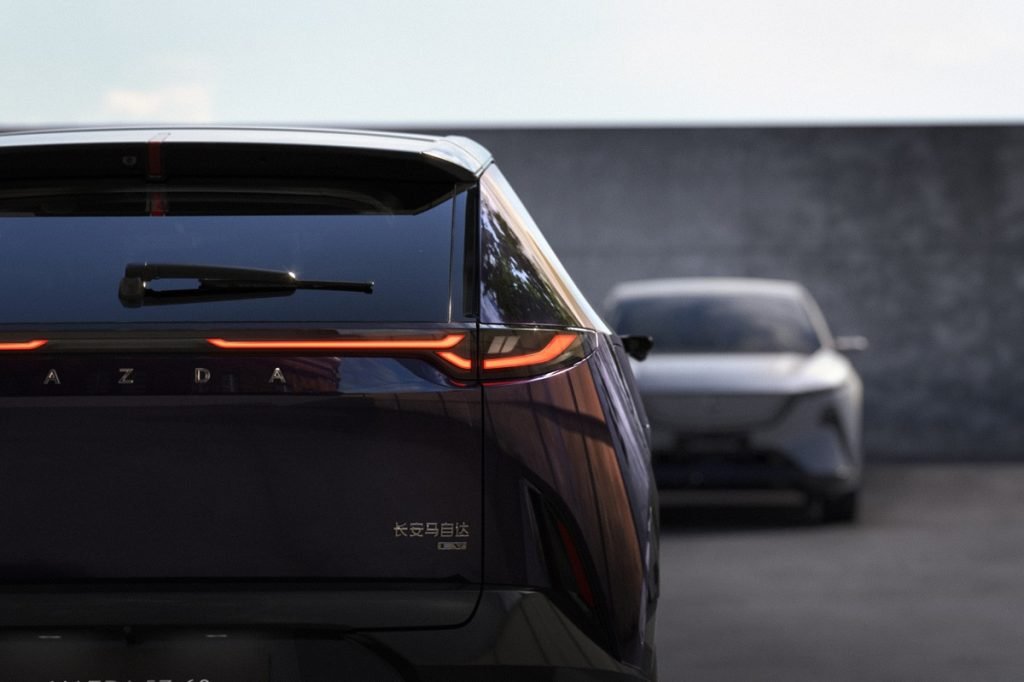 مزدا EZ-60 با قیمت پایه ۱۶,۸۰۰ دلار داخل بازار چین شد_رنگو 4 کراس اوور برقی