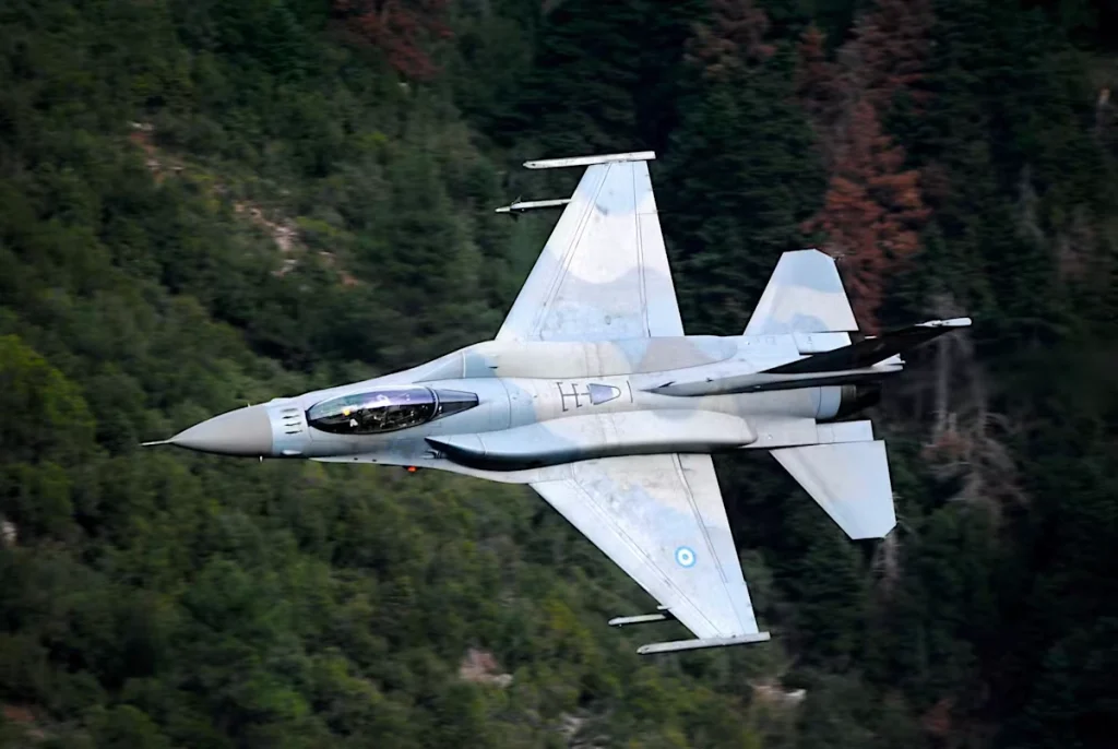 چه کشورهایی از آمریکا جنگنده میخرند؟_رنگو 6 جنگنده F‑16 Fighting Falcon